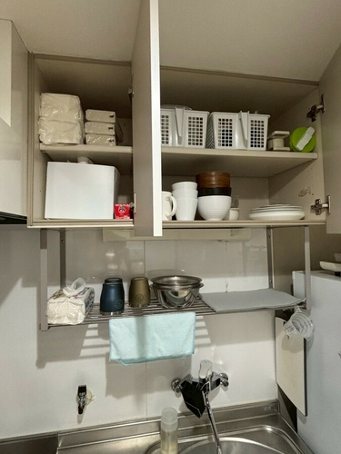 家から持参した食器など